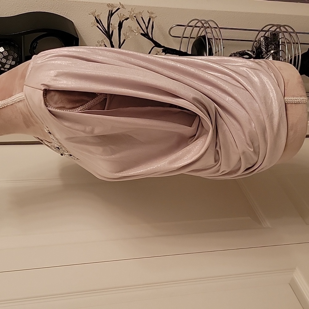 Unique Jennifer Lopez Champagne Colored Jeweled Sleeveless Drape Blouse, Size XS - Picture 5 of 8